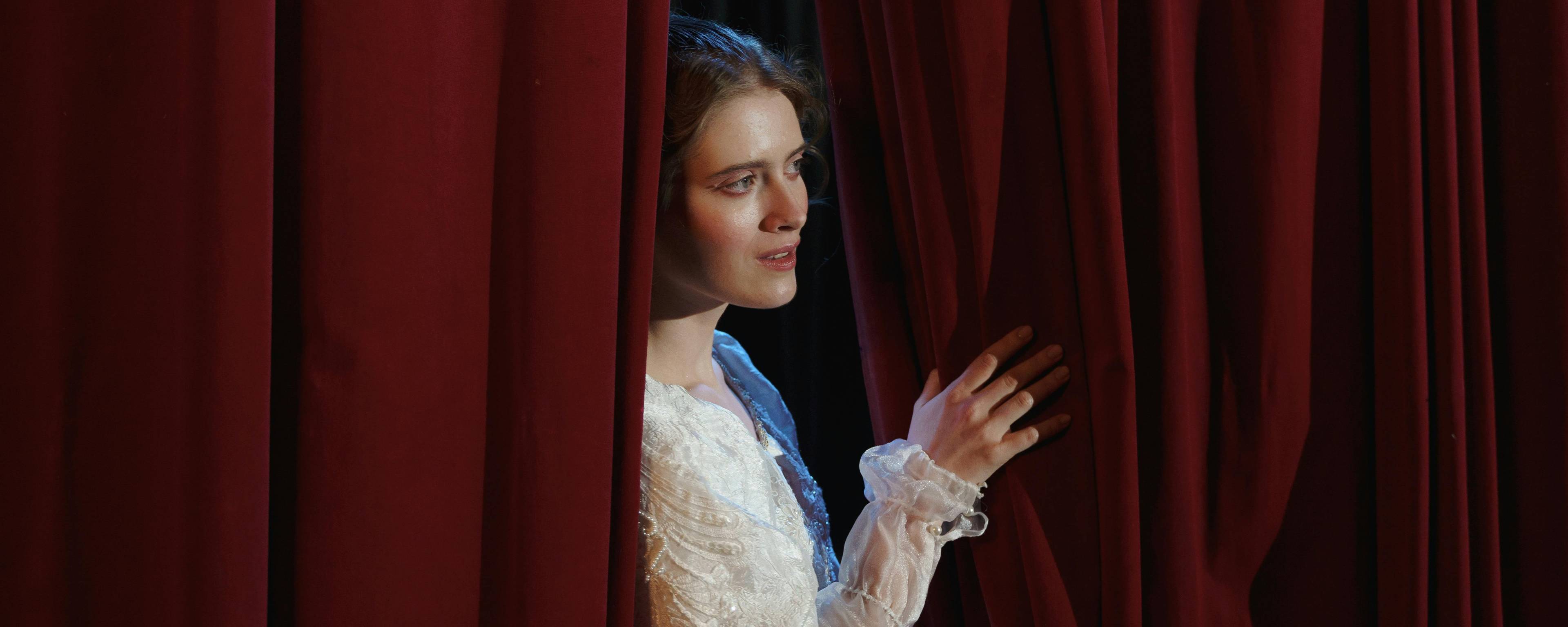 How to Become an Actor: Key Steps to Start Your Career