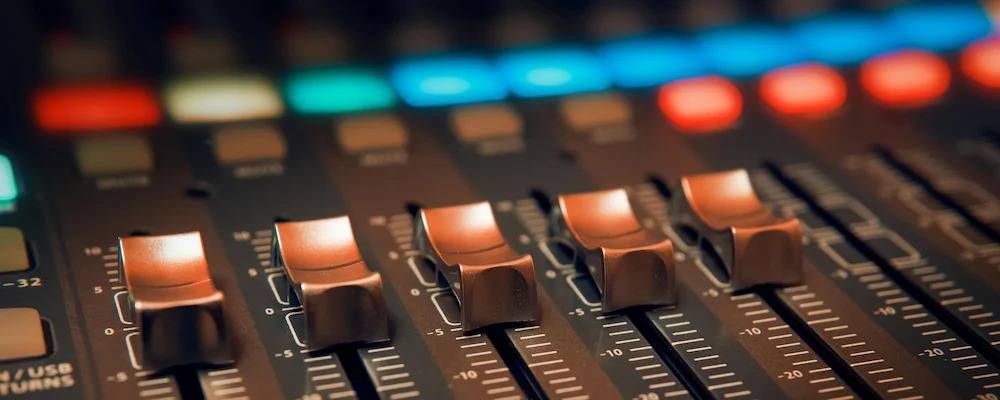 How to EQ Vocals for a Pro Sound: Step-by-Step Guide