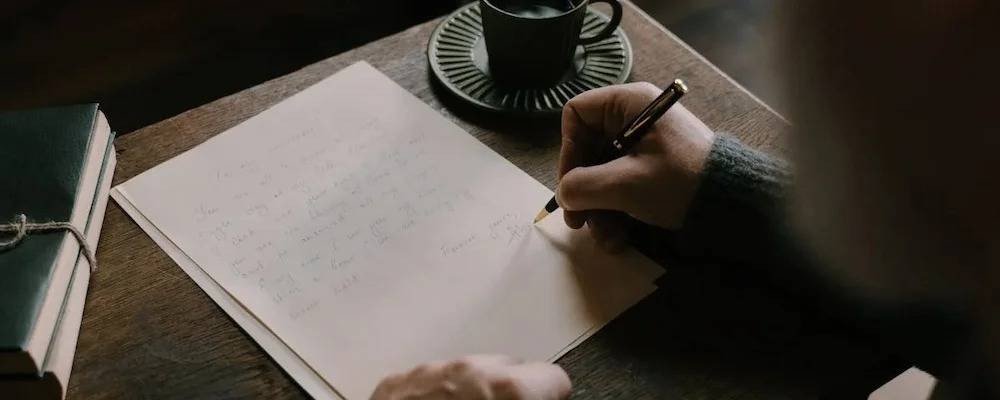 12 Query Letters That Worked: Real Examples for Writers