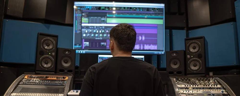 What Is Audio Engineer Pay? How Much Can You Expect?