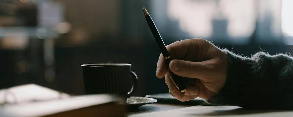 13 Inspiring Short Poem Poets Every Creative Should Know